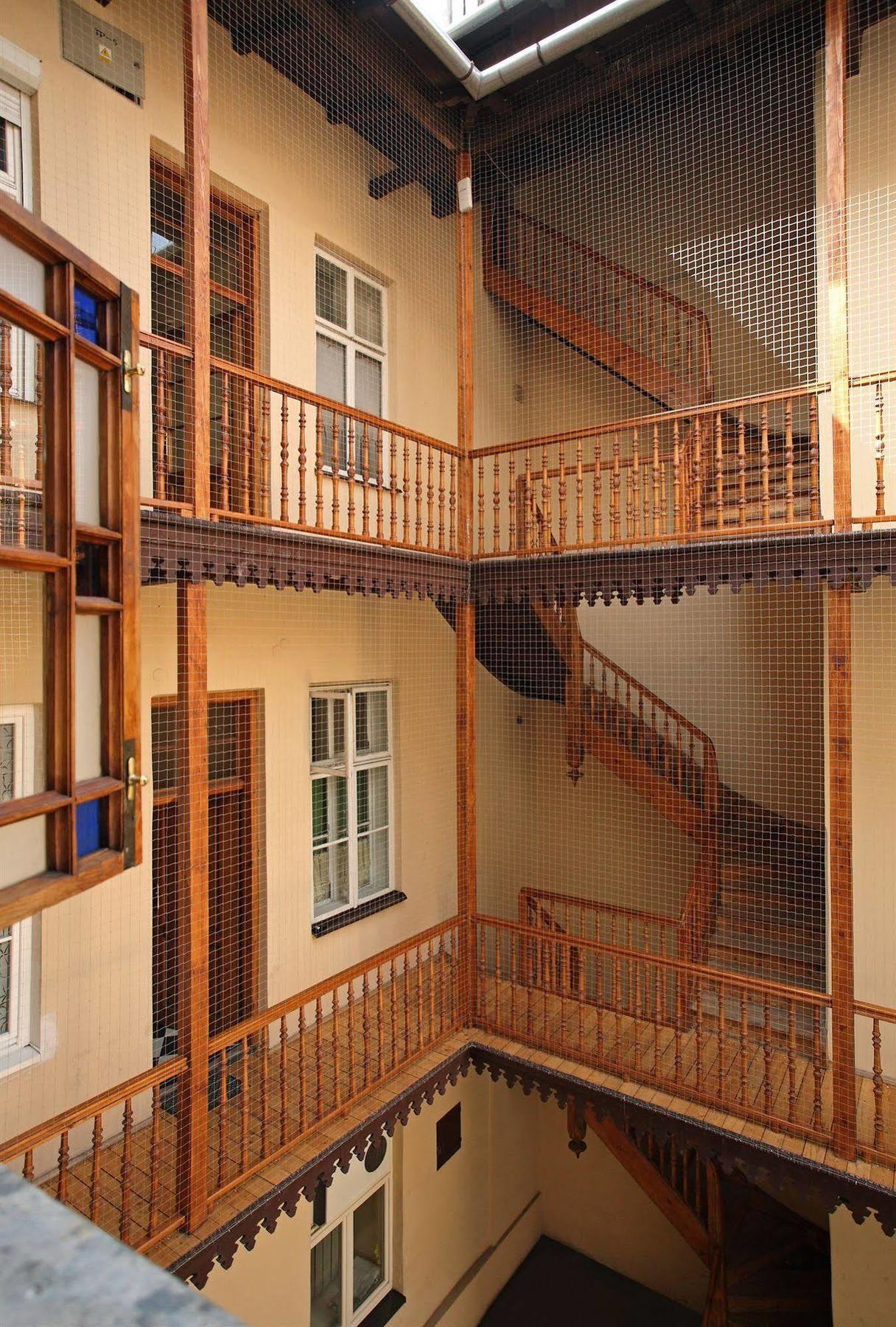 Enigma Hostel Kraków Eksteriør billede